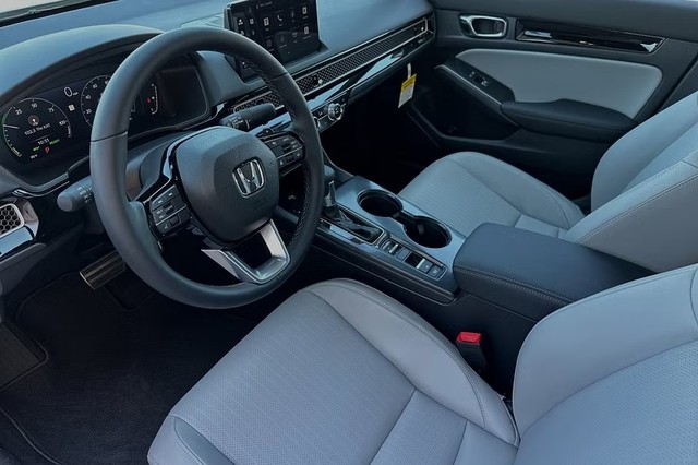 Honda Civic Sedan Hybrid Vehicle Full-screen Gallery Image 13