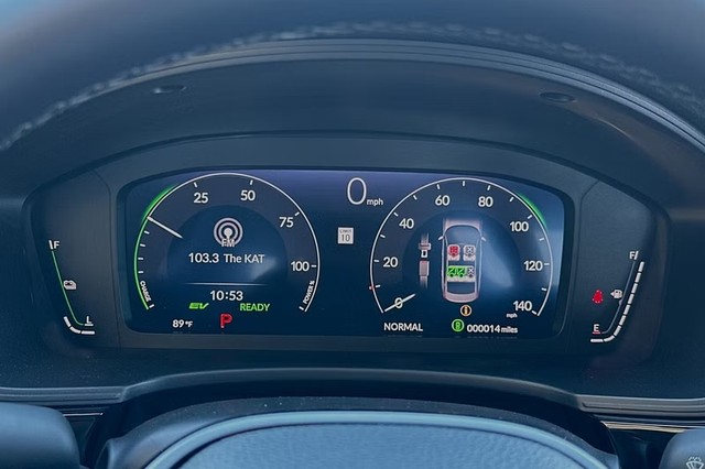 Honda Civic Sedan Hybrid Vehicle Full-screen Gallery Image 25