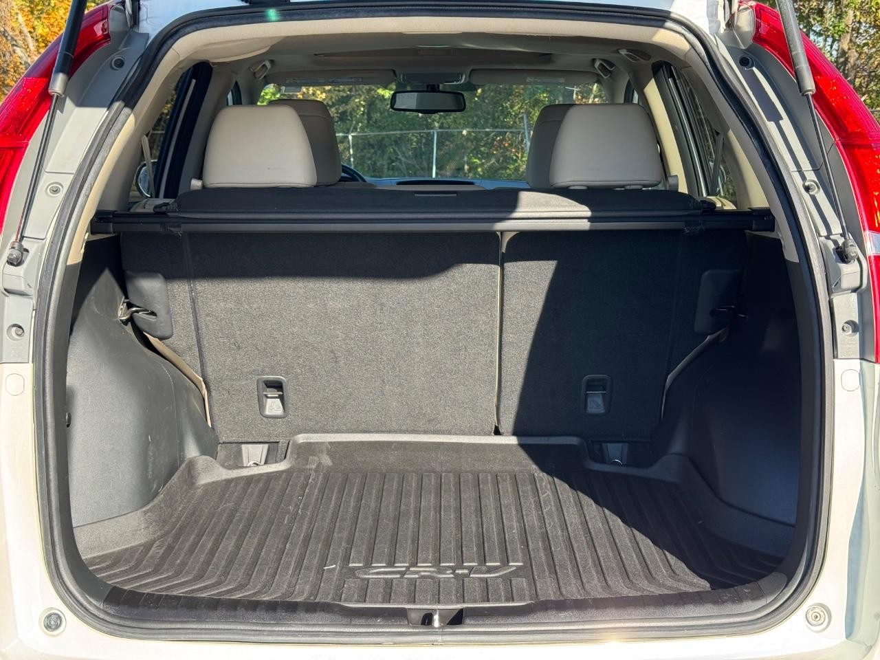 Honda CR-V Vehicle Full-screen Gallery Image 04