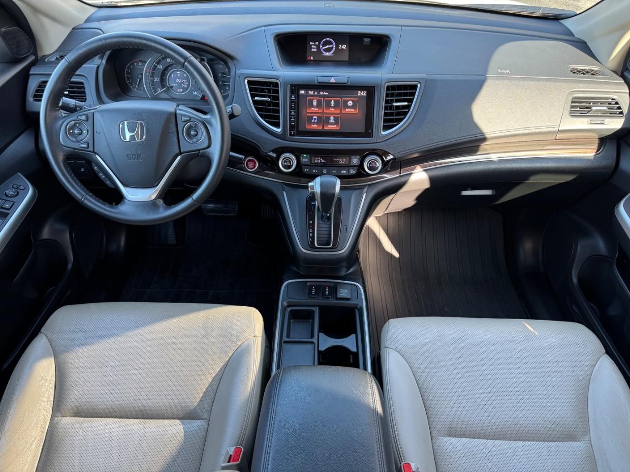 Honda CR-V Vehicle Full-screen Gallery Image 11