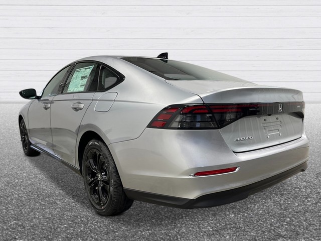 Honda Accord Sedan Vehicle Full-screen Gallery Image 03