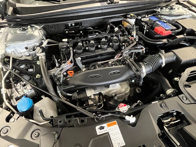 Honda Accord Sedan Vehicle Full-screen Gallery Image 11