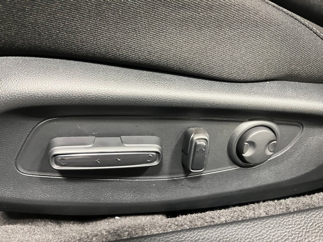 Honda Accord Sedan Vehicle Full-screen Gallery Image 13