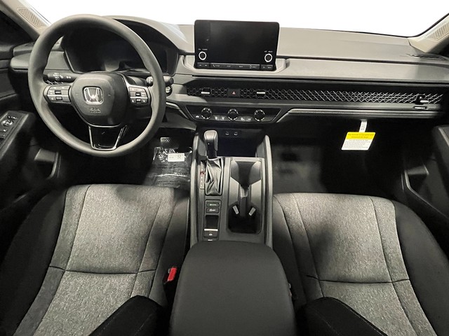 Honda Accord Sedan Vehicle Full-screen Gallery Image 15