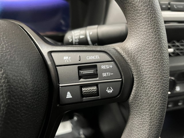 Honda Accord Sedan Vehicle Full-screen Gallery Image 18