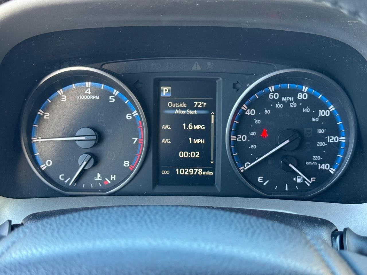 Toyota RAV4 Vehicle Full-screen Gallery Image 19