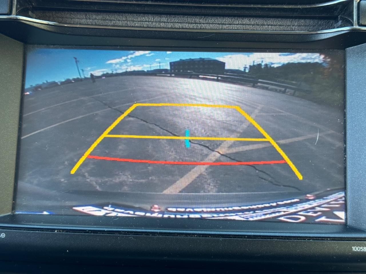 Toyota RAV4 Vehicle Full-screen Gallery Image 23