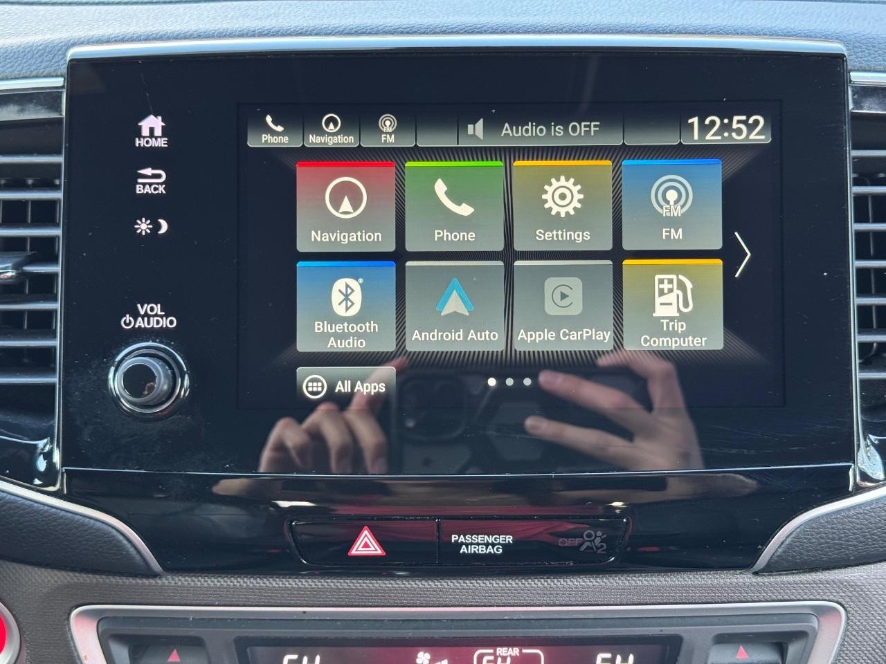 Honda Pilot Vehicle Full-screen Gallery Image 14