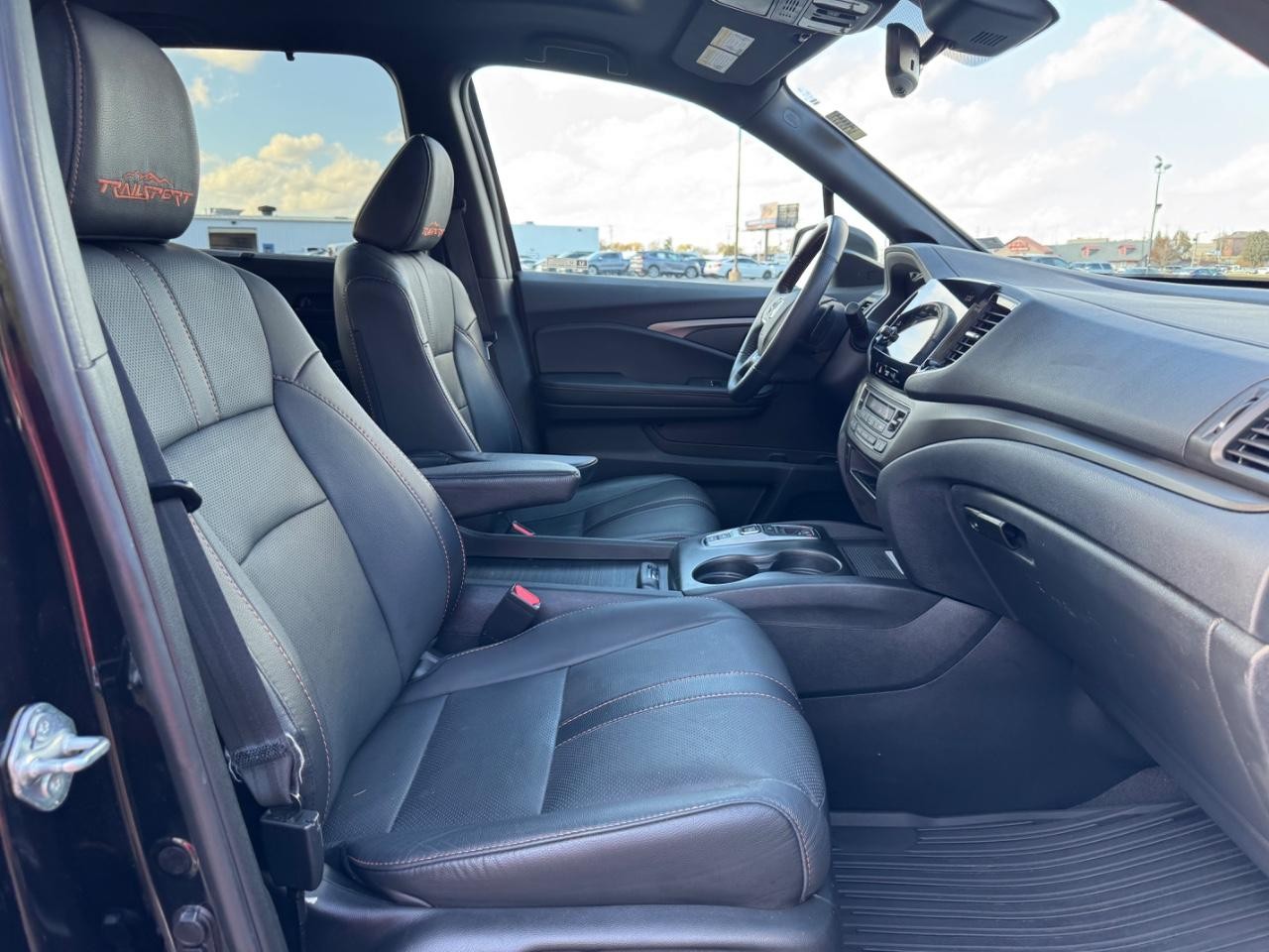 Honda Pilot Vehicle Full-screen Gallery Image 18