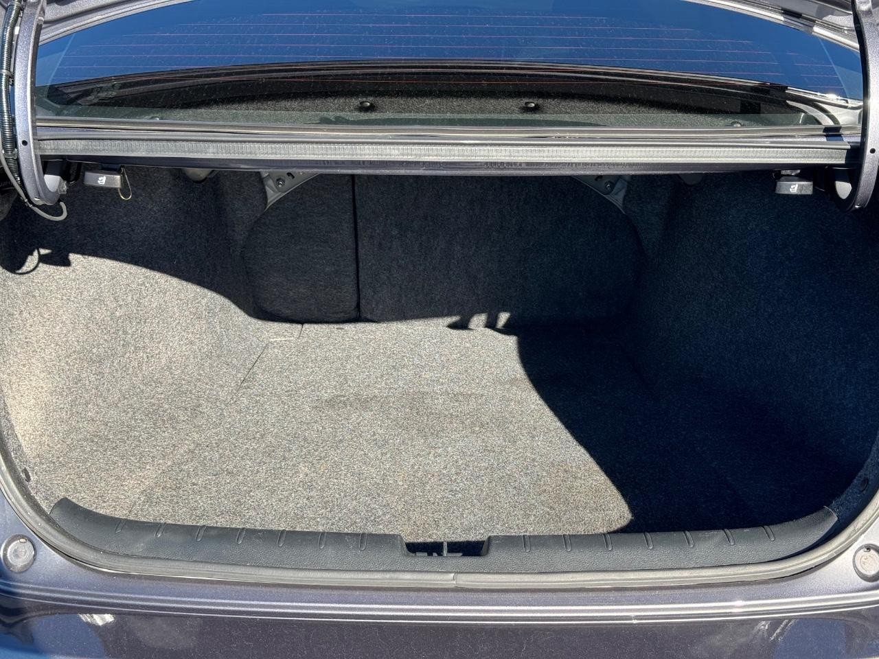 Honda Accord Sedan Vehicle Full-screen Gallery Image 04