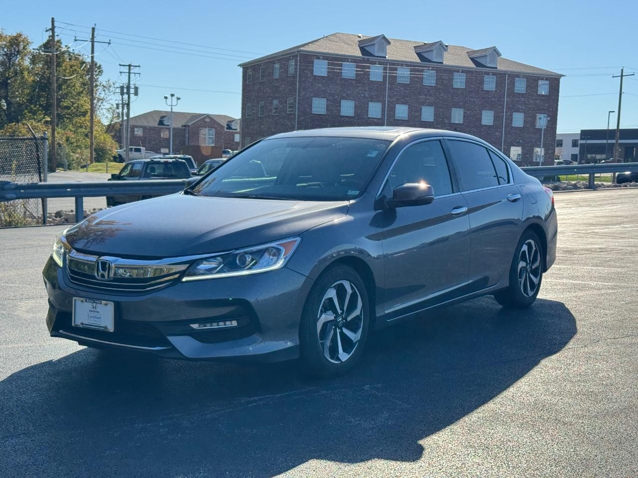 Honda Accord Sedan Vehicle Full-screen Gallery Image 08