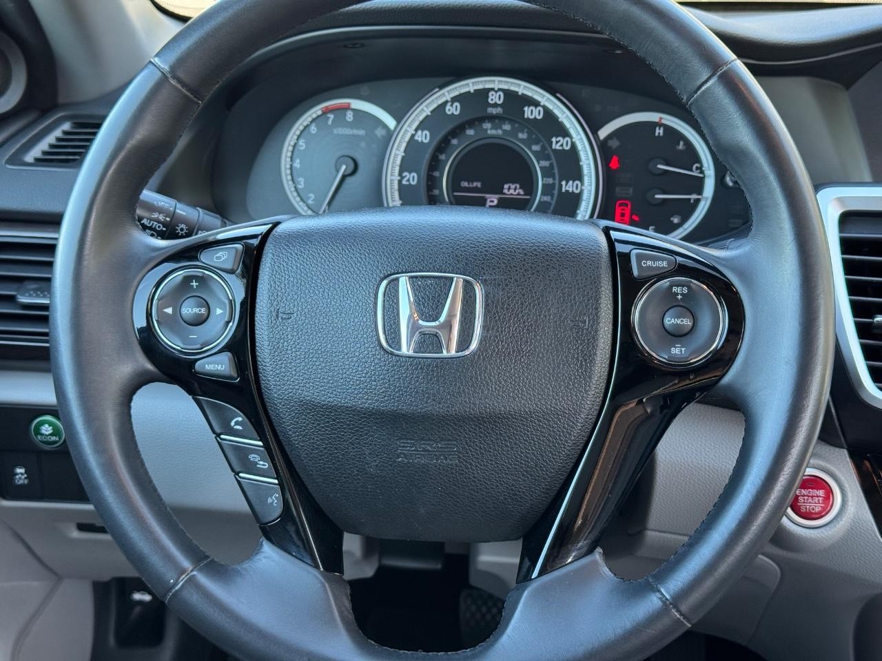 Honda Accord Sedan Vehicle Full-screen Gallery Image 12