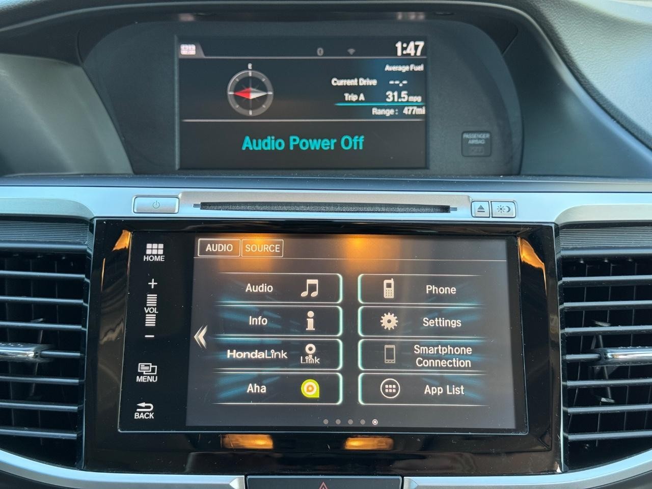 Honda Accord Sedan Vehicle Full-screen Gallery Image 13