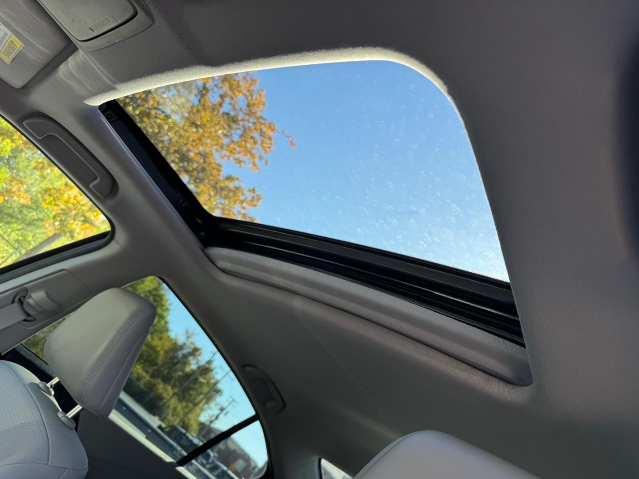 Honda Accord Sedan Vehicle Full-screen Gallery Image 19