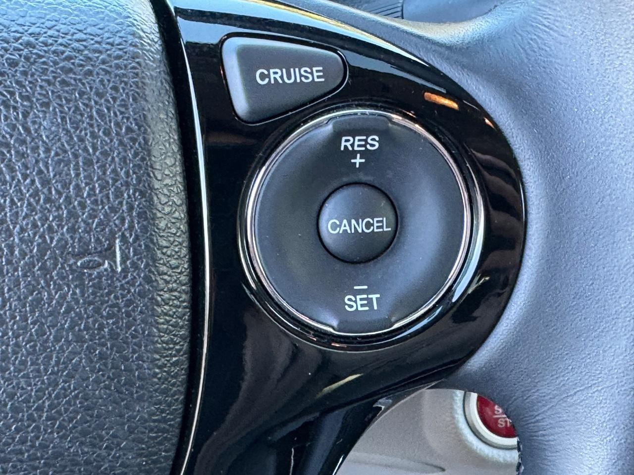 Honda Accord Sedan Vehicle Full-screen Gallery Image 22