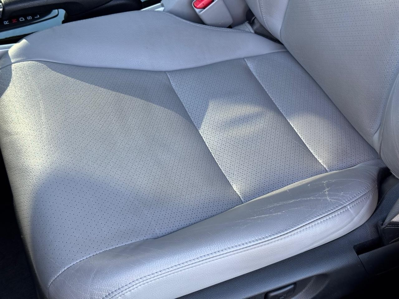 Honda Accord Sedan Vehicle Full-screen Gallery Image 26