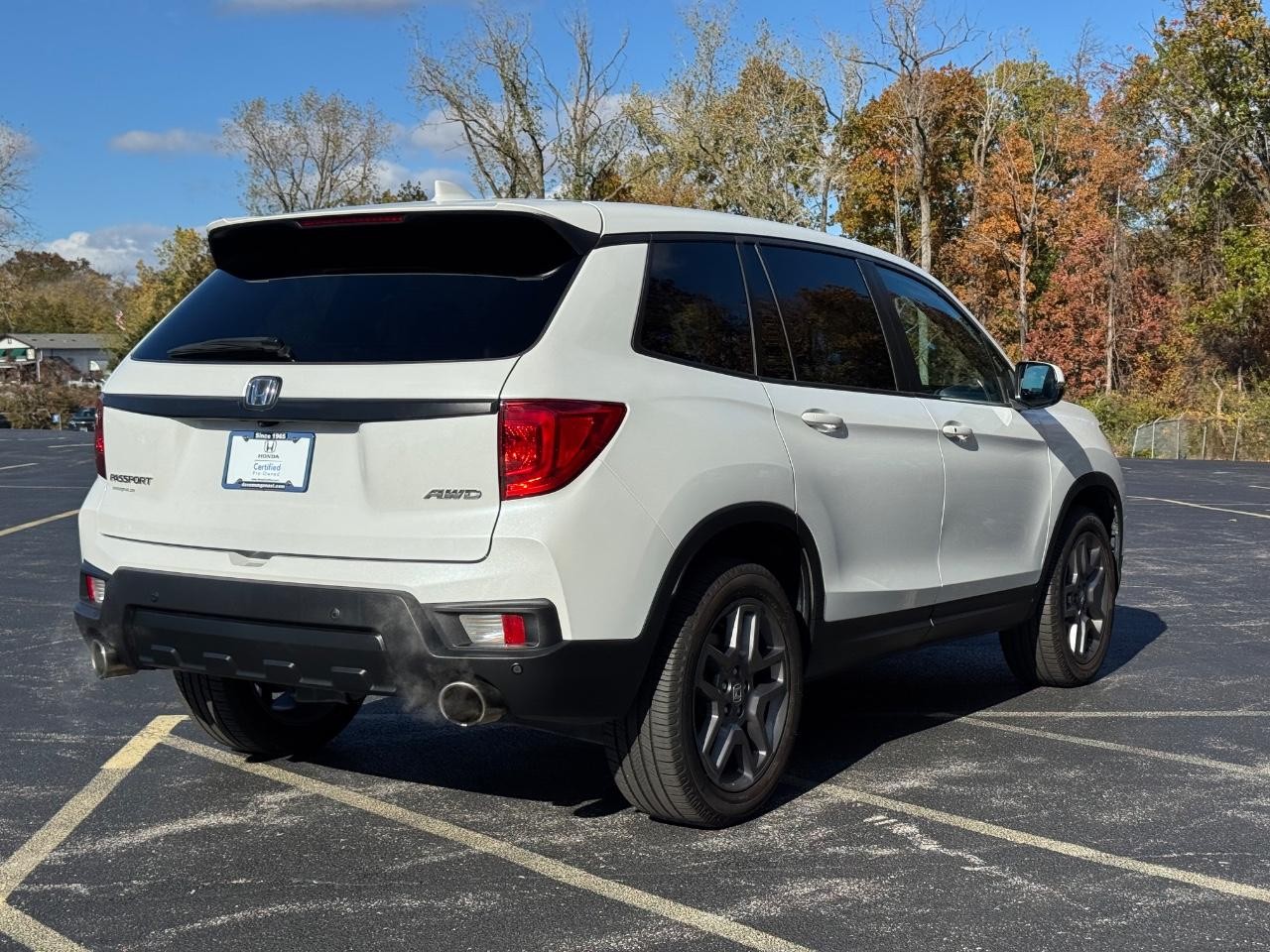 Honda Passport Vehicle Full-screen Gallery Image 03