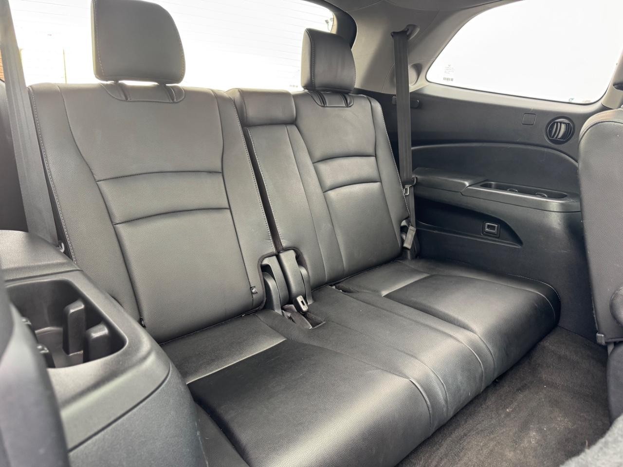 Honda Pilot Vehicle Full-screen Gallery Image 11