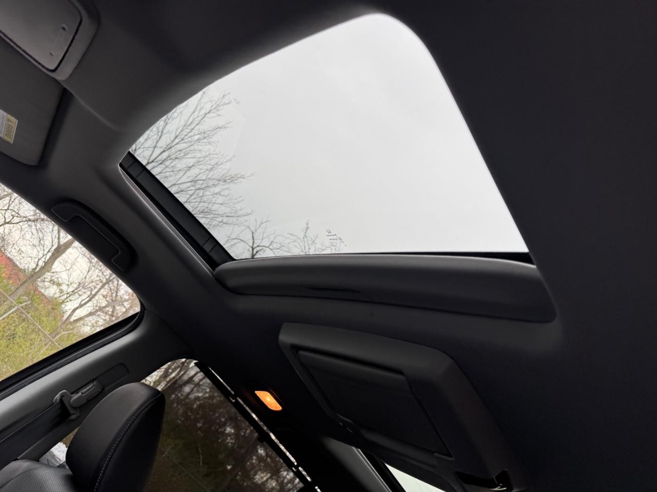 Honda Pilot Vehicle Full-screen Gallery Image 21