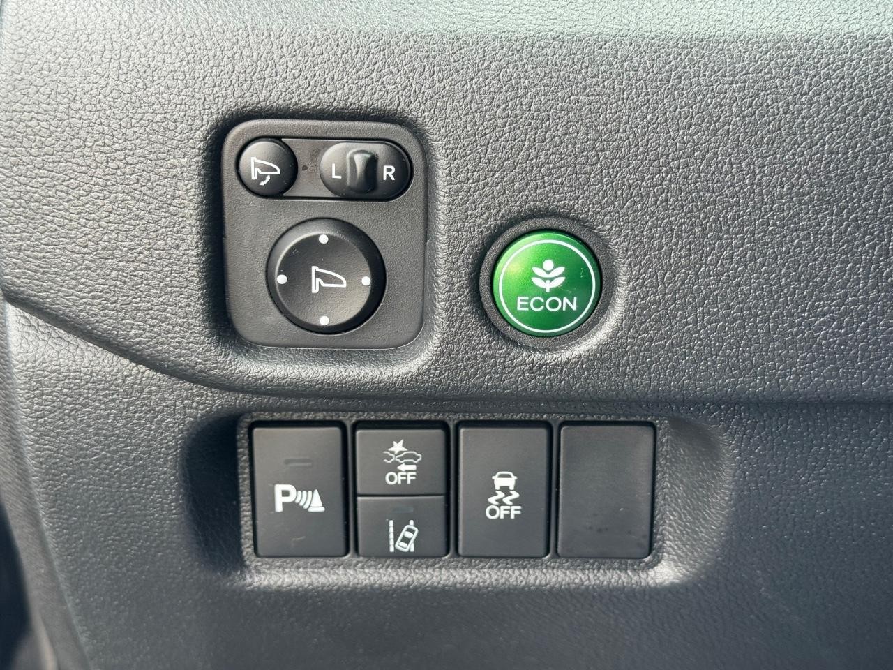 Honda Pilot Vehicle Full-screen Gallery Image 25