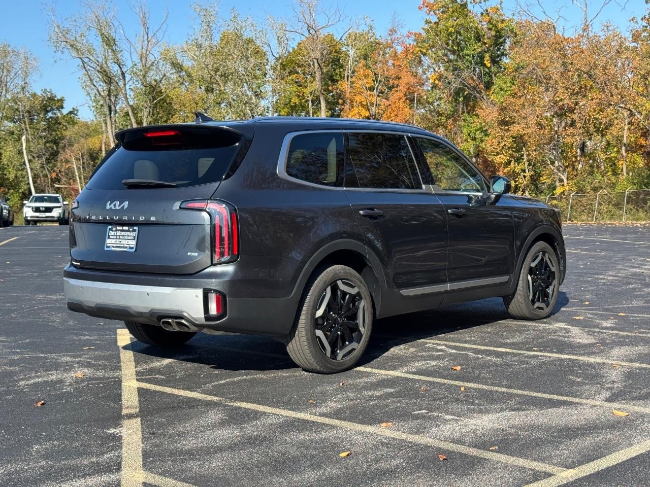 Kia Telluride Vehicle Full-screen Gallery Image 03
