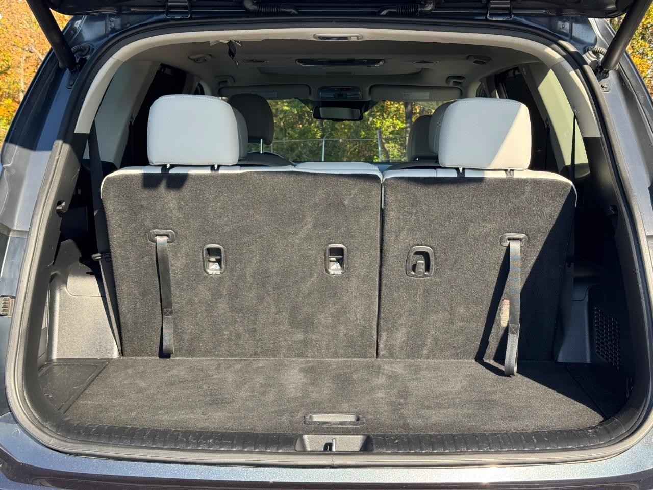 Kia Telluride Vehicle Full-screen Gallery Image 04