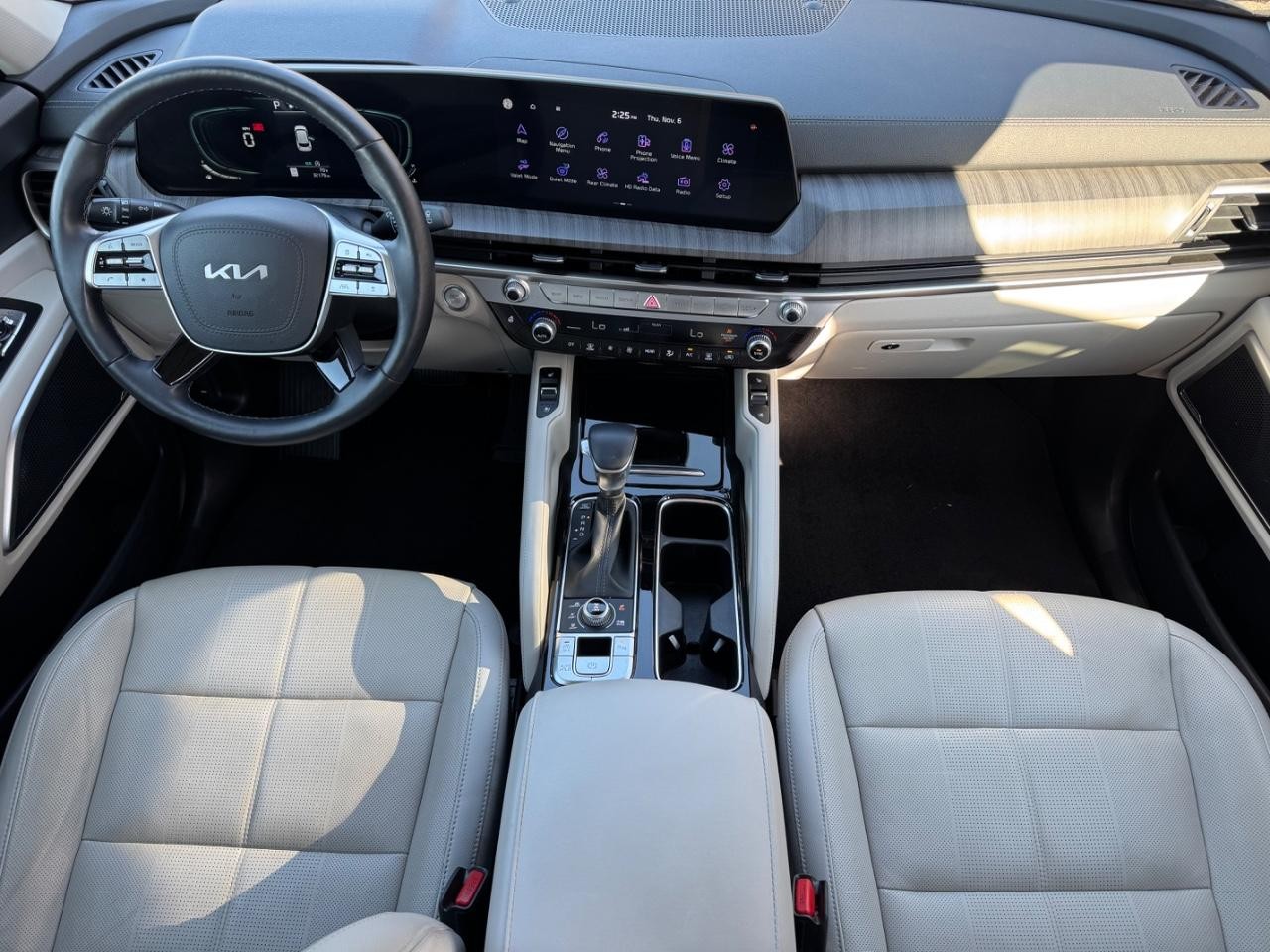Kia Telluride Vehicle Full-screen Gallery Image 12