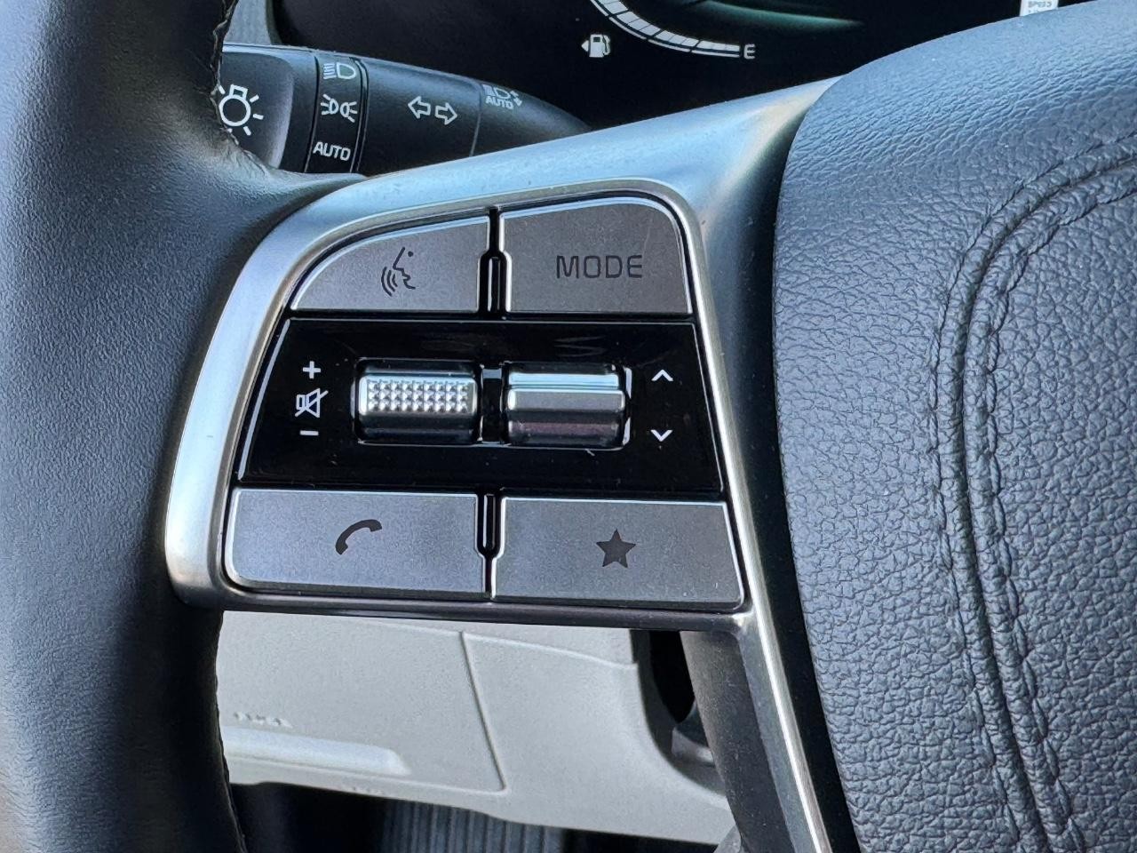 Kia Telluride Vehicle Full-screen Gallery Image 21