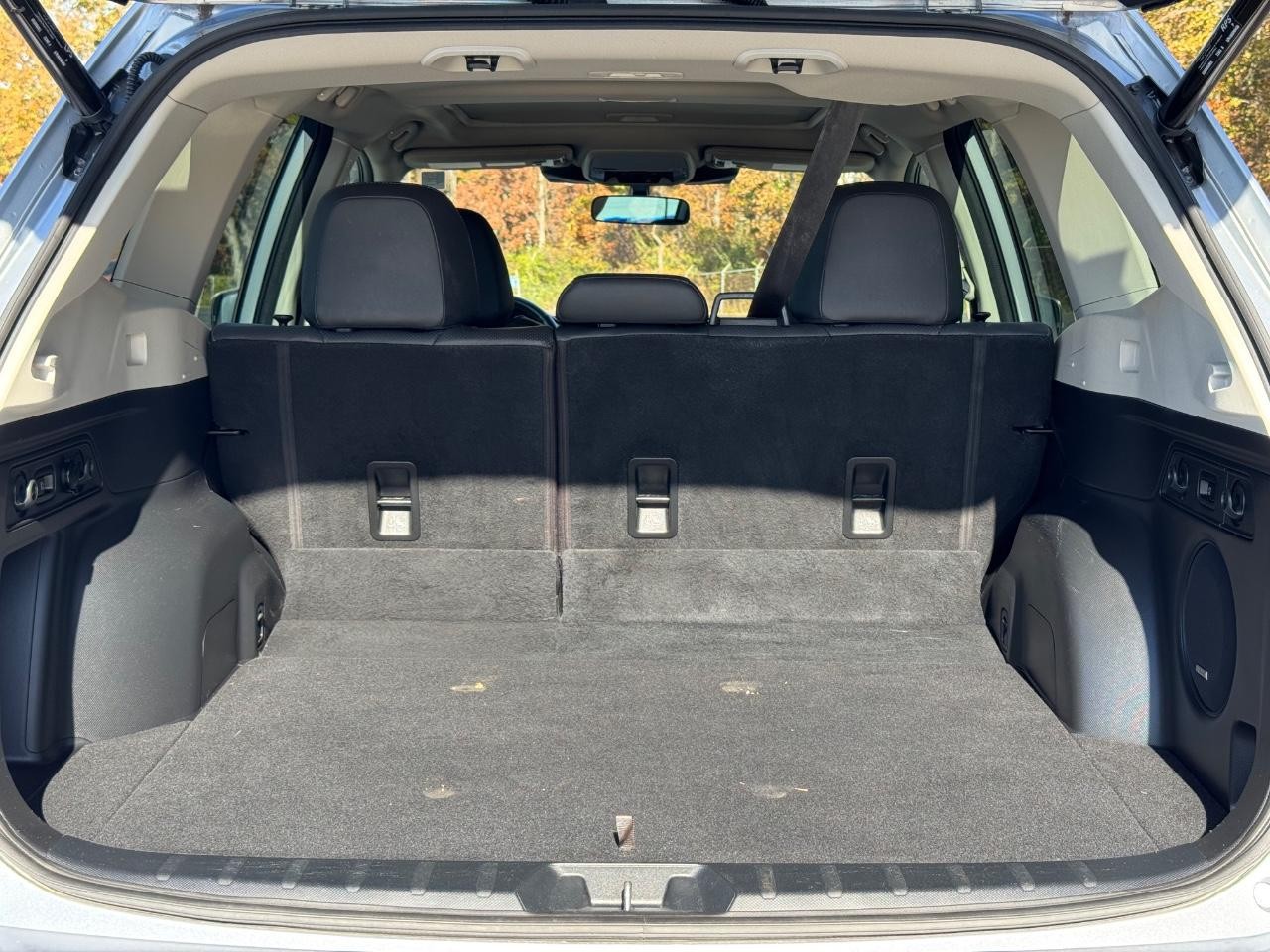 Subaru Forester Vehicle Full-screen Gallery Image 04