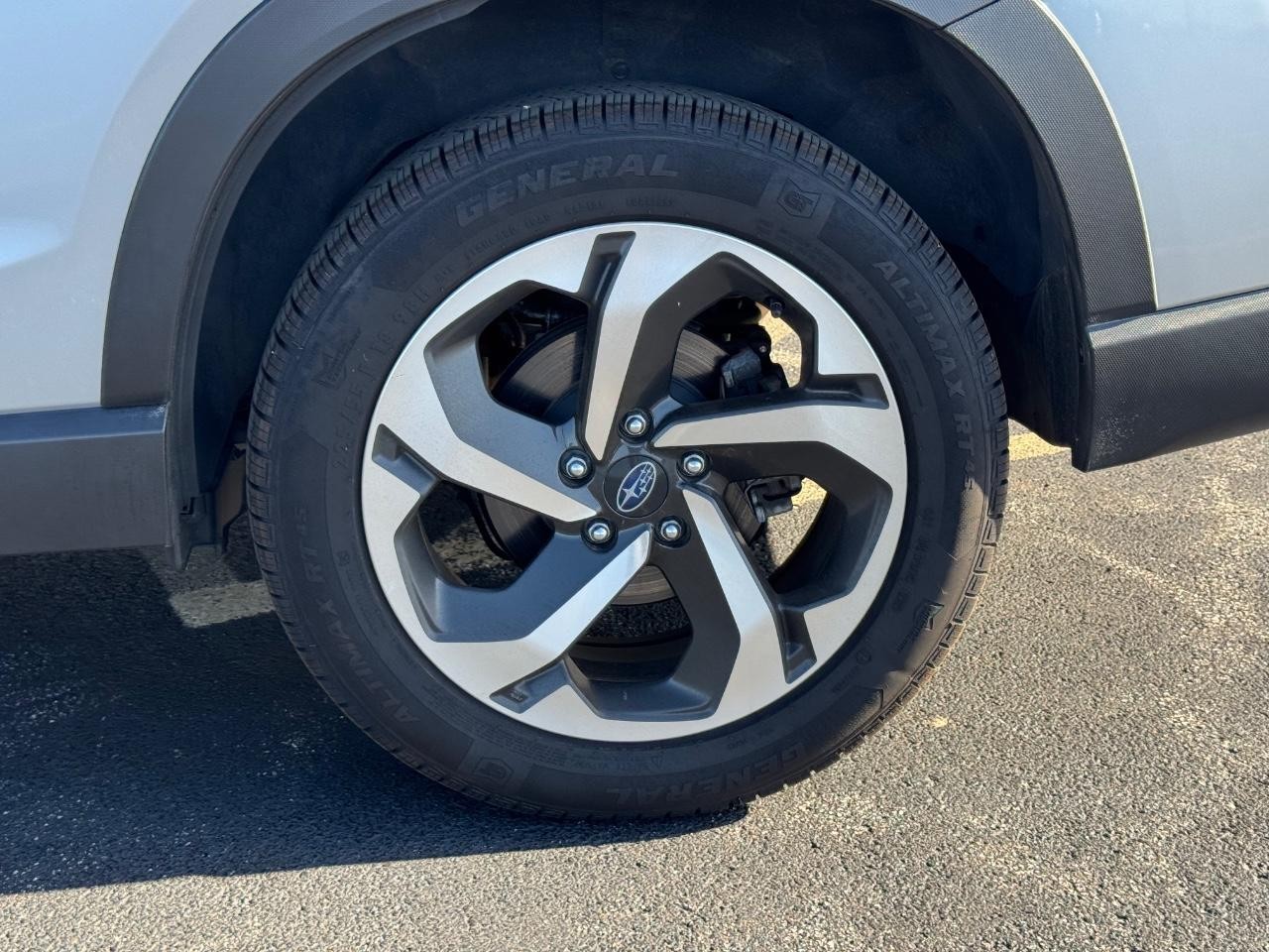 Subaru Forester Vehicle Full-screen Gallery Image 07