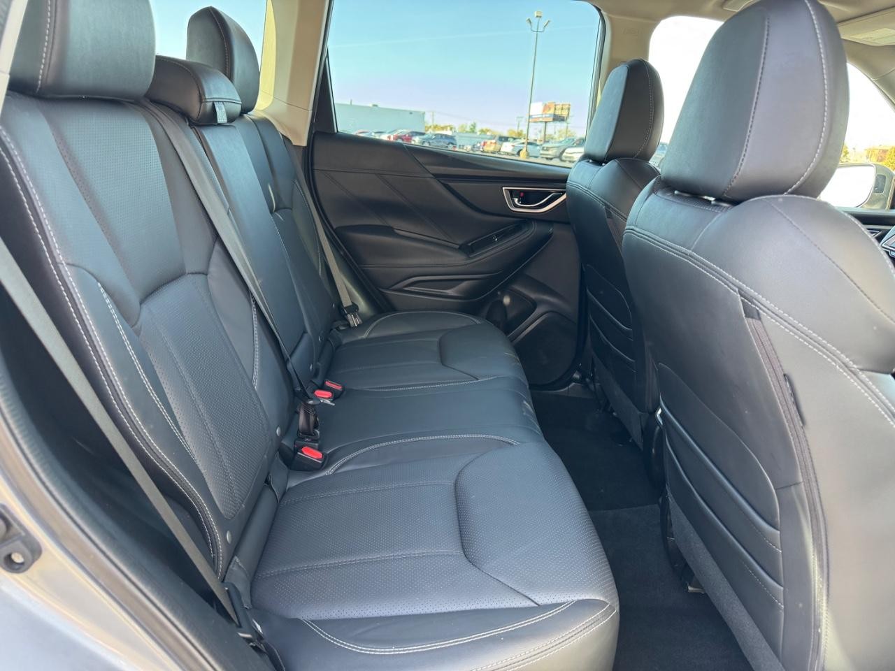 Subaru Forester Vehicle Full-screen Gallery Image 10