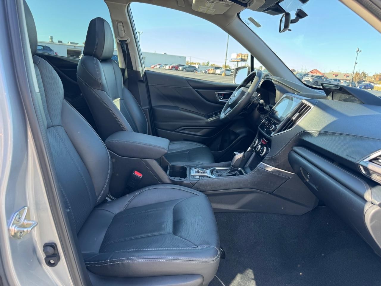 Subaru Forester Vehicle Full-screen Gallery Image 17