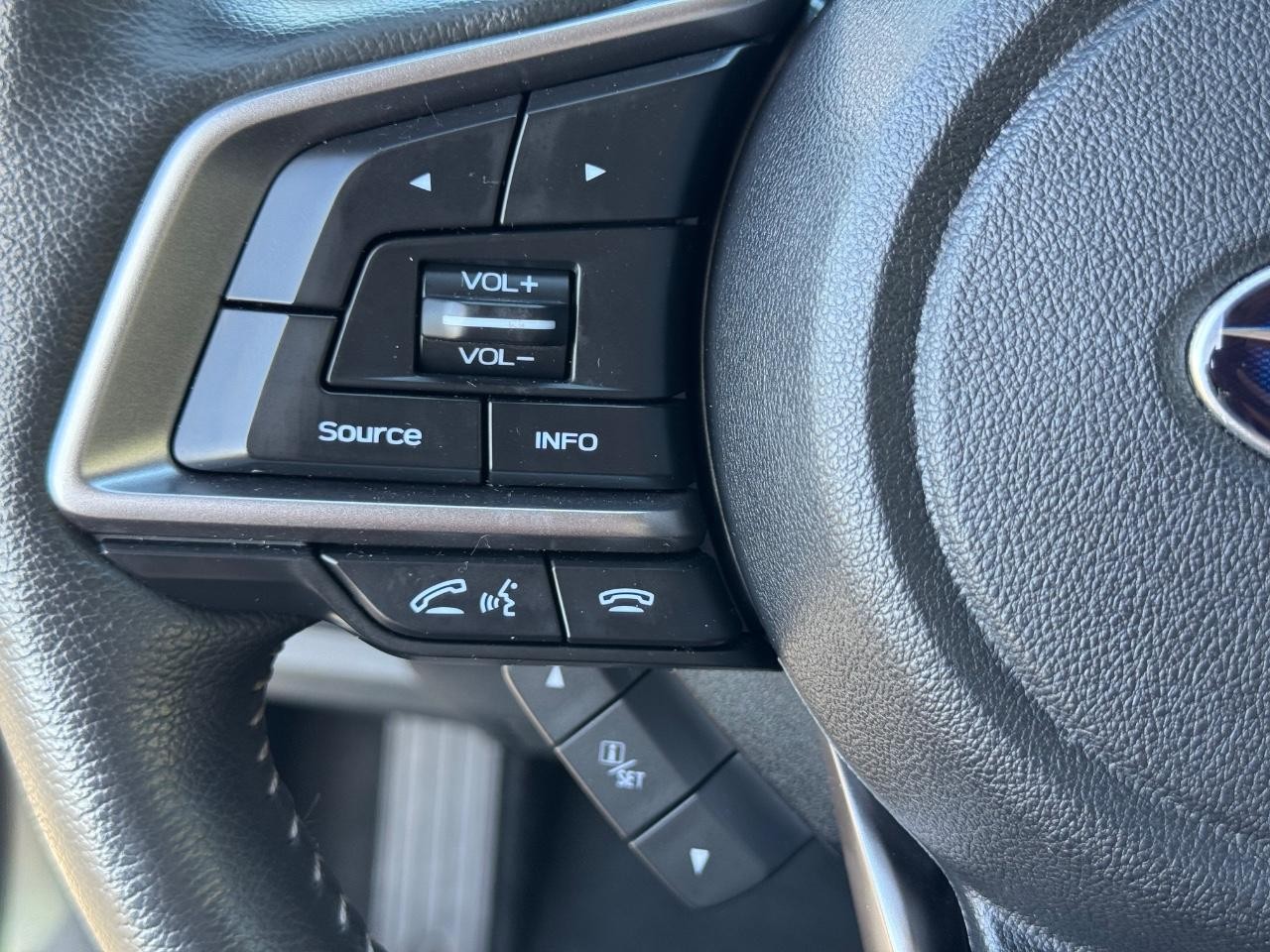 Subaru Forester Vehicle Full-screen Gallery Image 21