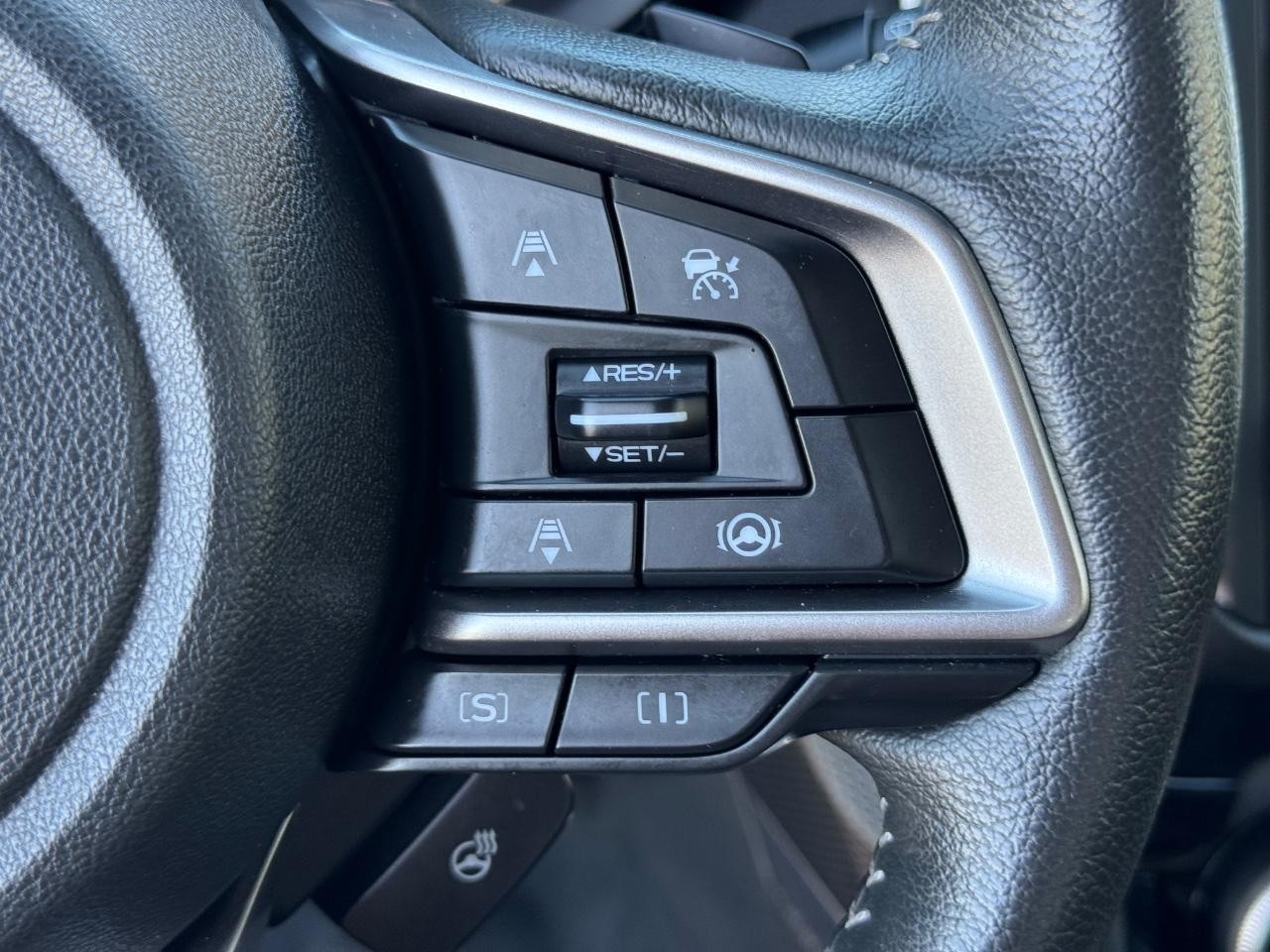 Subaru Forester Vehicle Full-screen Gallery Image 22