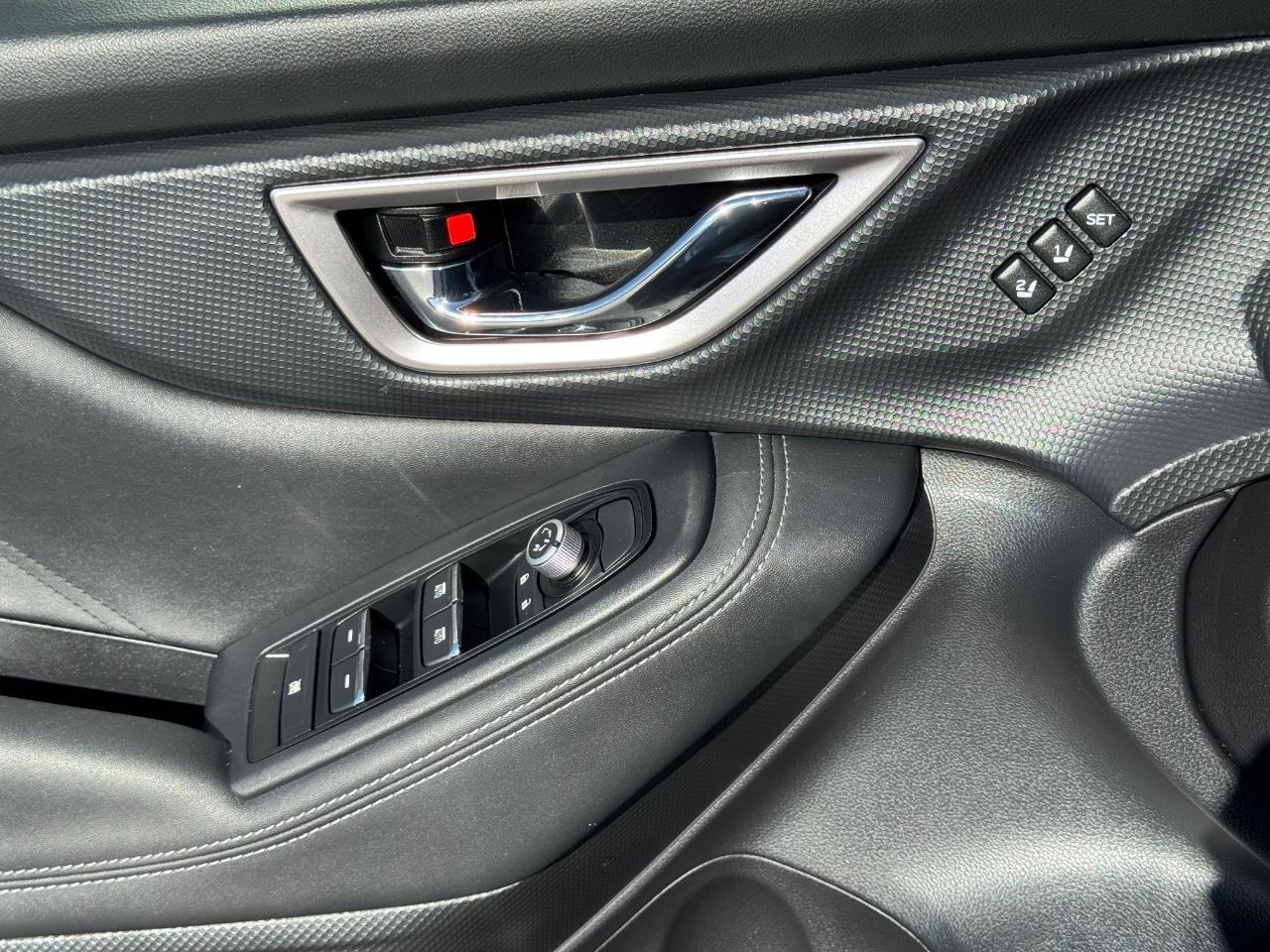 Subaru Forester Vehicle Full-screen Gallery Image 26