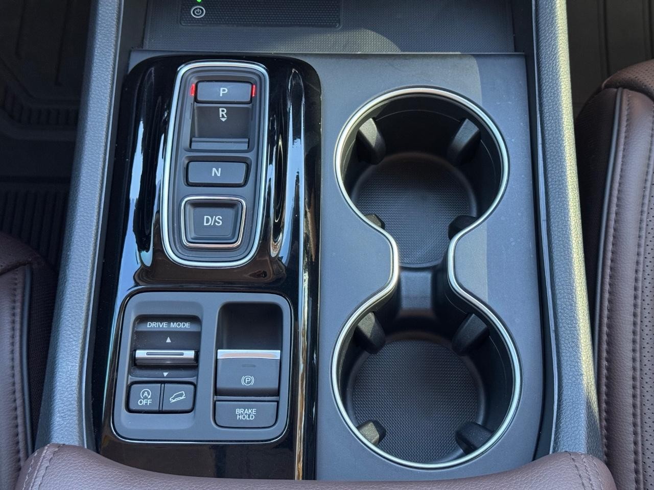 Honda Pilot Vehicle Full-screen Gallery Image 16