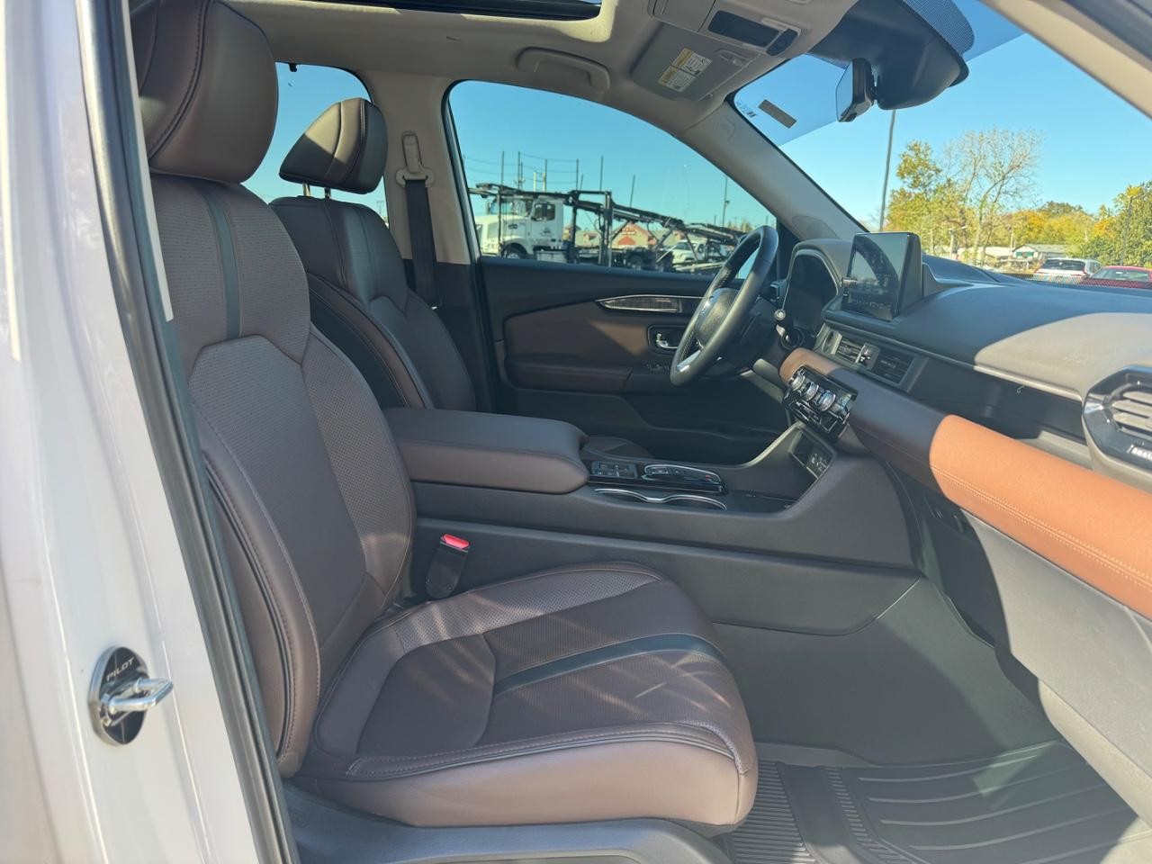 Honda Pilot Vehicle Full-screen Gallery Image 18