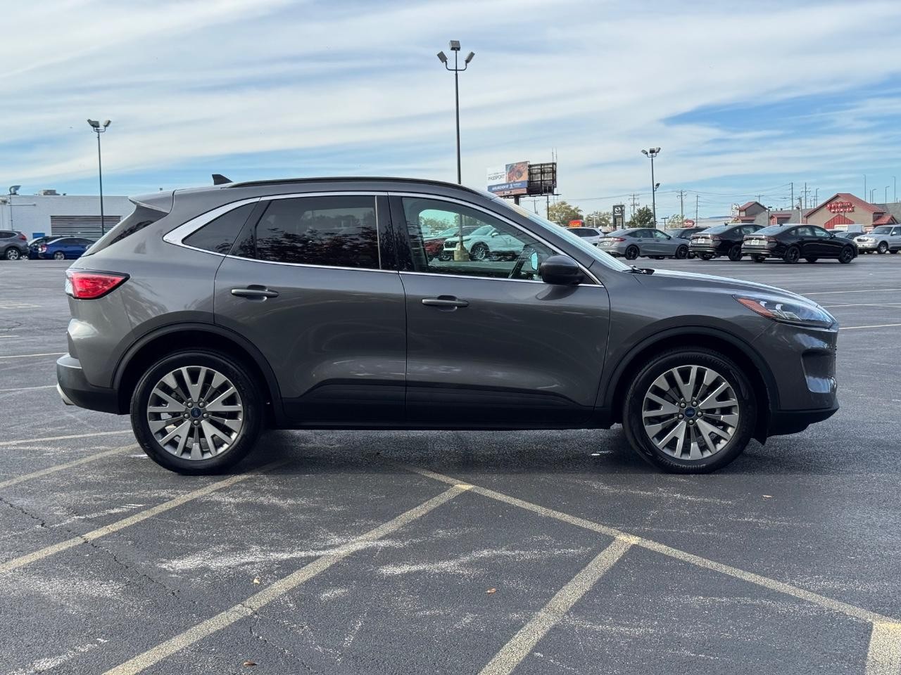 Ford Escape Vehicle Full-screen Gallery Image 02