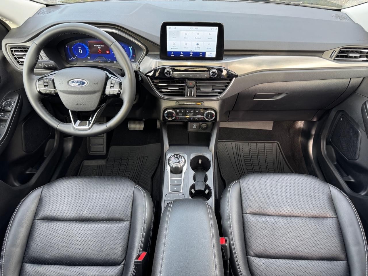 Ford Escape Vehicle Full-screen Gallery Image 11