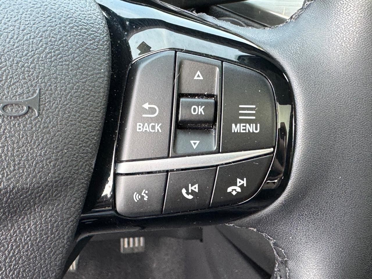 Ford Escape Vehicle Full-screen Gallery Image 22