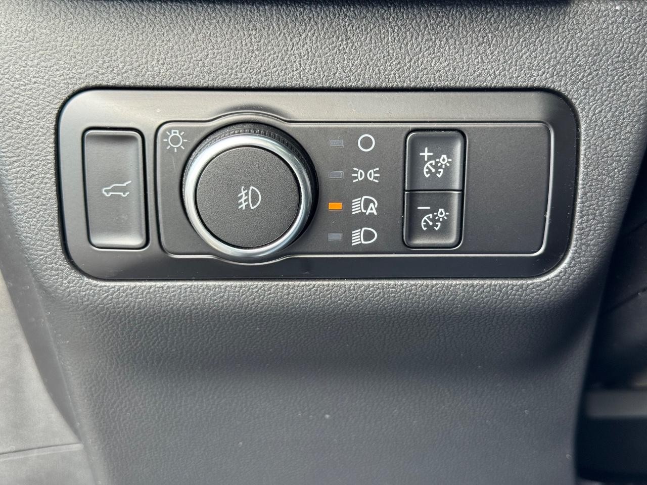 Ford Escape Vehicle Full-screen Gallery Image 23