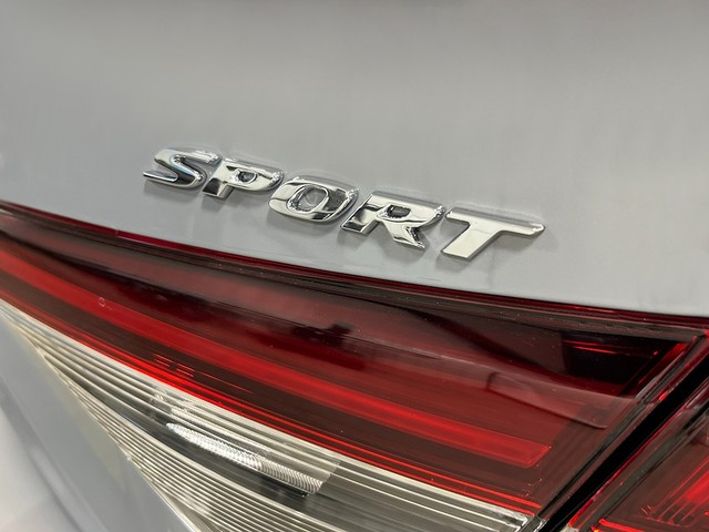 Honda Civic Sedan Vehicle Full-screen Gallery Image 06