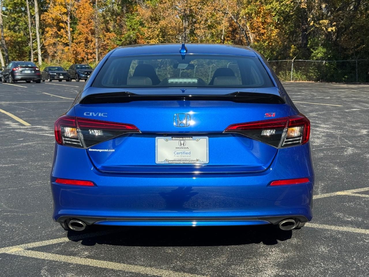 Honda Civic Si Vehicle Full-screen Gallery Image 05