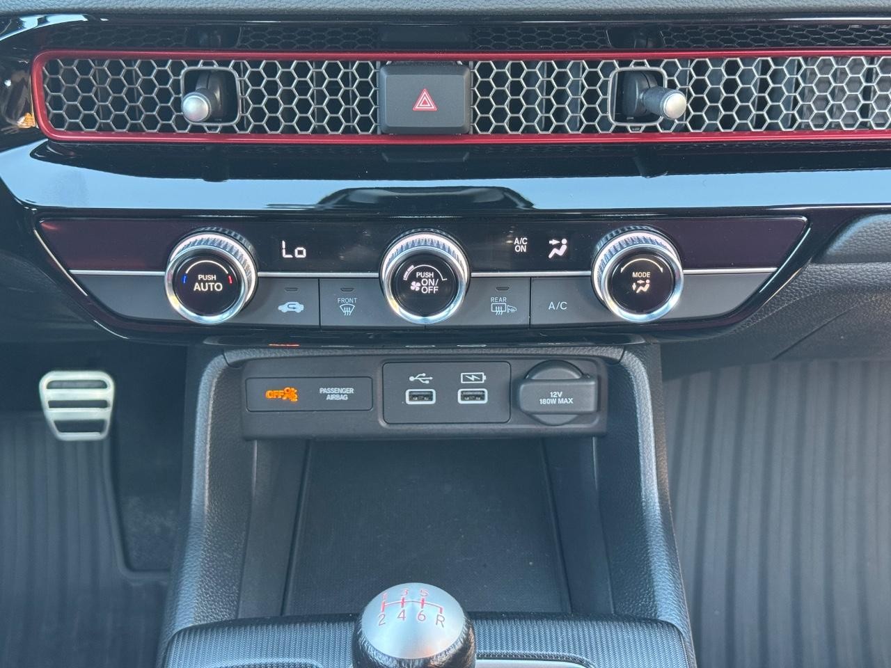 Honda Civic Si Vehicle Full-screen Gallery Image 14