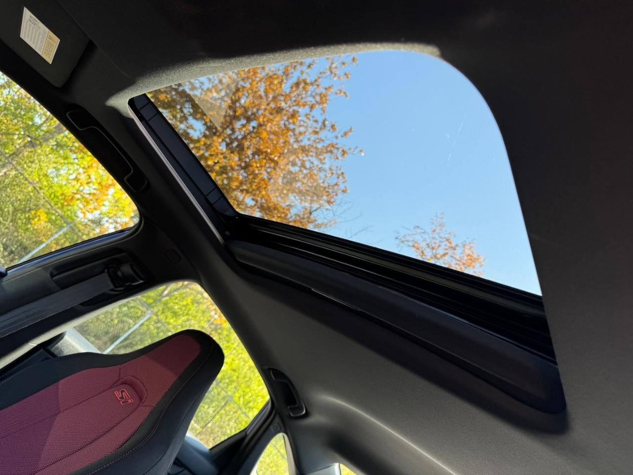 Honda Civic Si Vehicle Full-screen Gallery Image 18