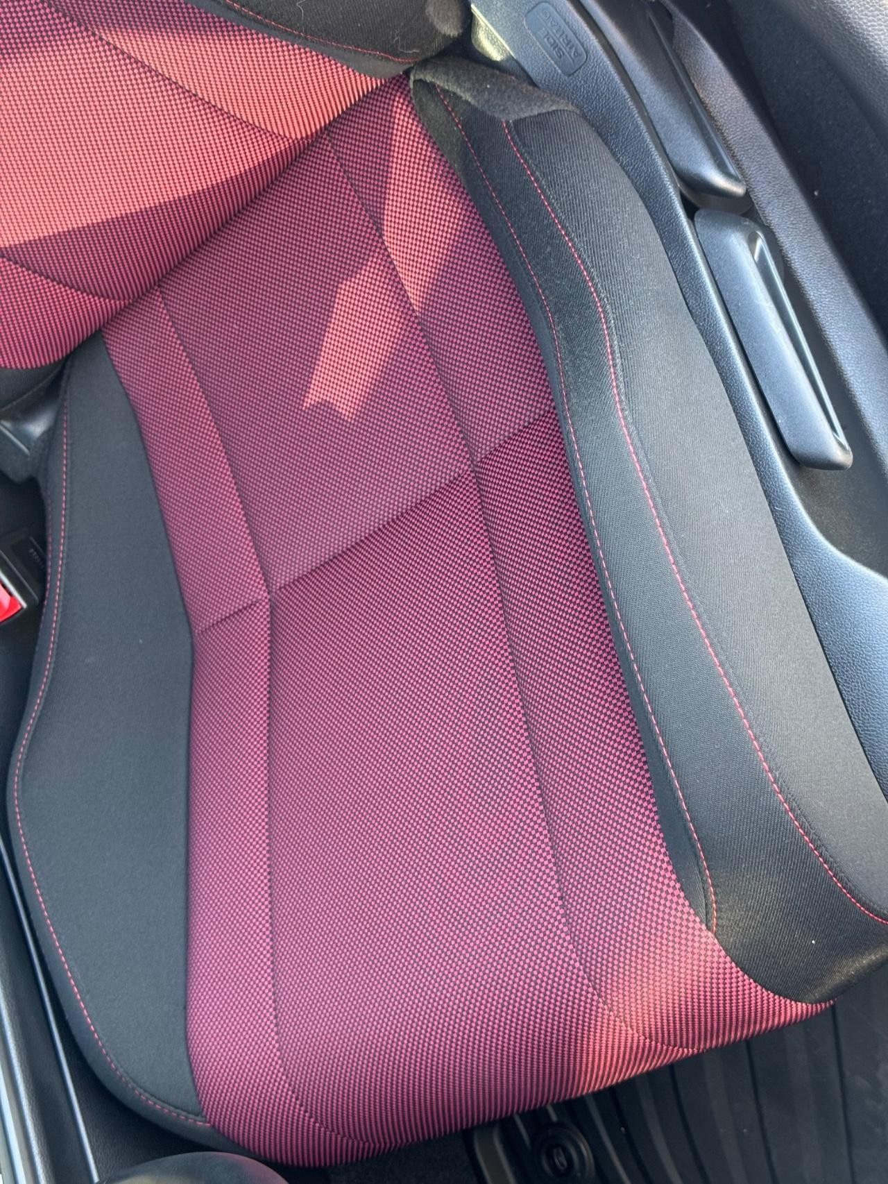 Honda Civic Si Vehicle Full-screen Gallery Image 25