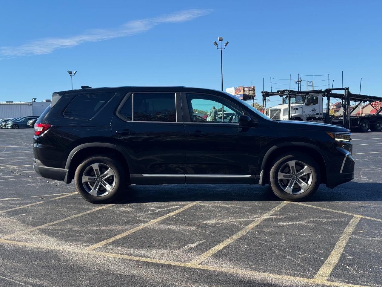 Honda Pilot Vehicle Full-screen Gallery Image 02