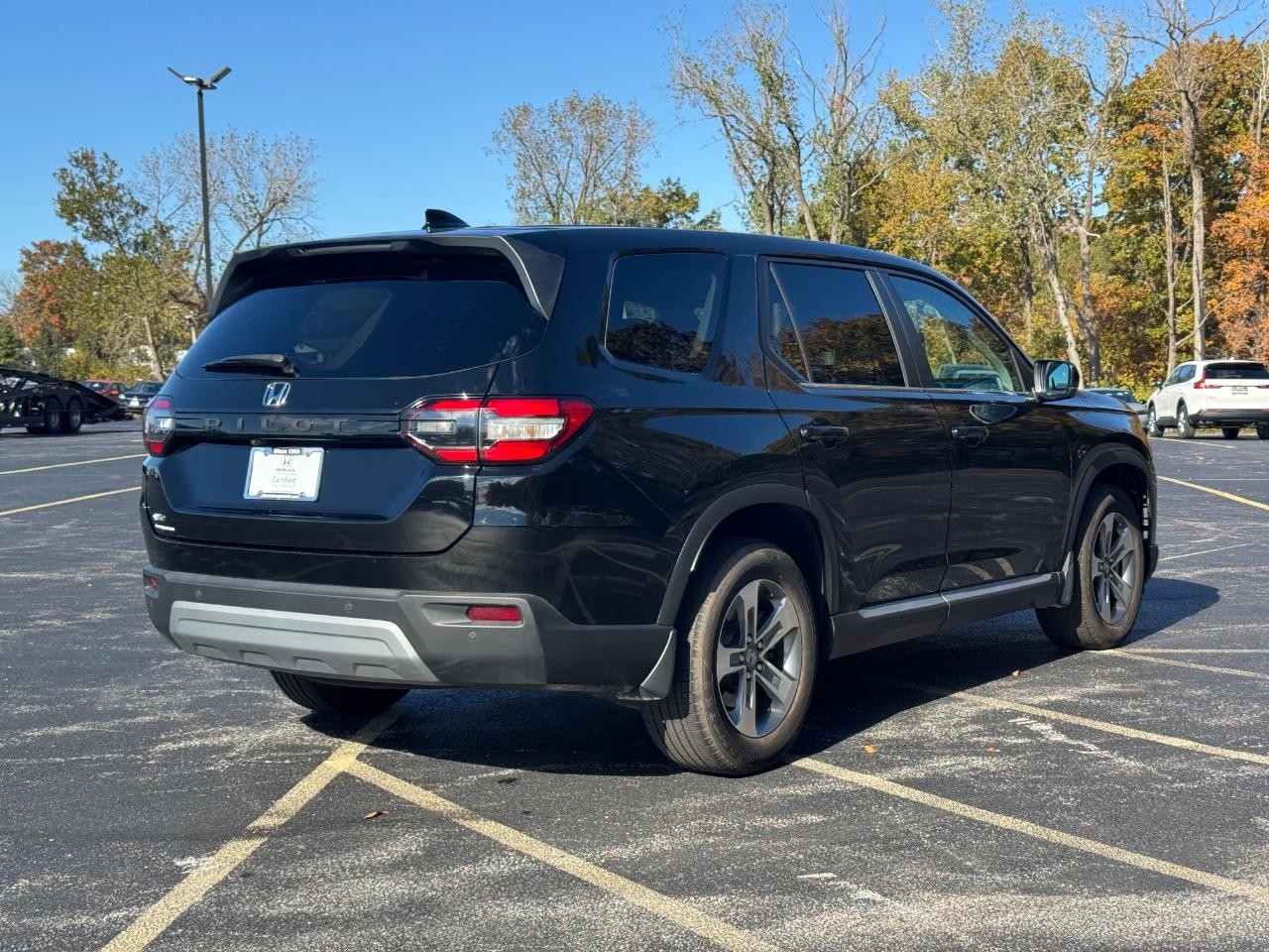 Honda Pilot Vehicle Full-screen Gallery Image 03