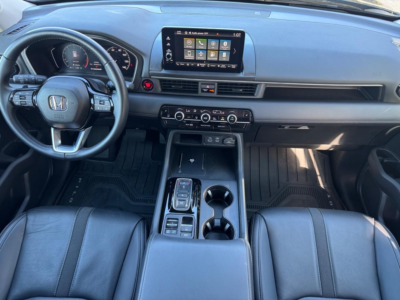 Honda Pilot Vehicle Full-screen Gallery Image 12