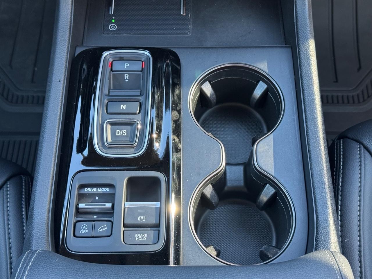 Honda Pilot Vehicle Full-screen Gallery Image 16